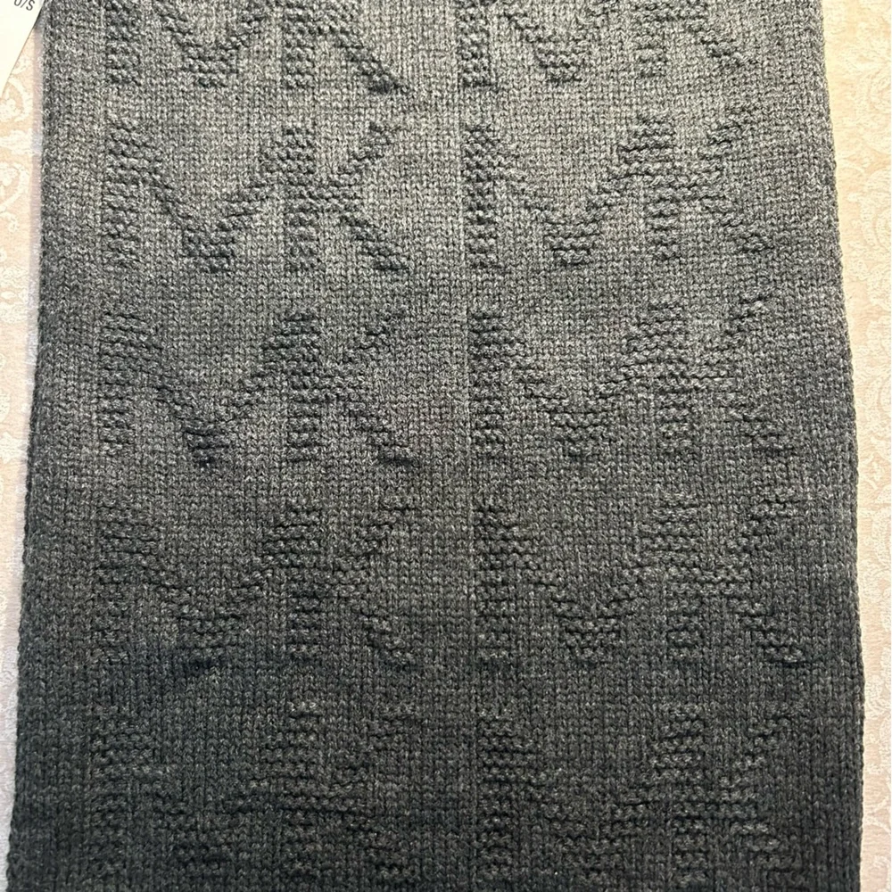 Michael Kors ~ new~Charcoal Gray Knit MK Scarf